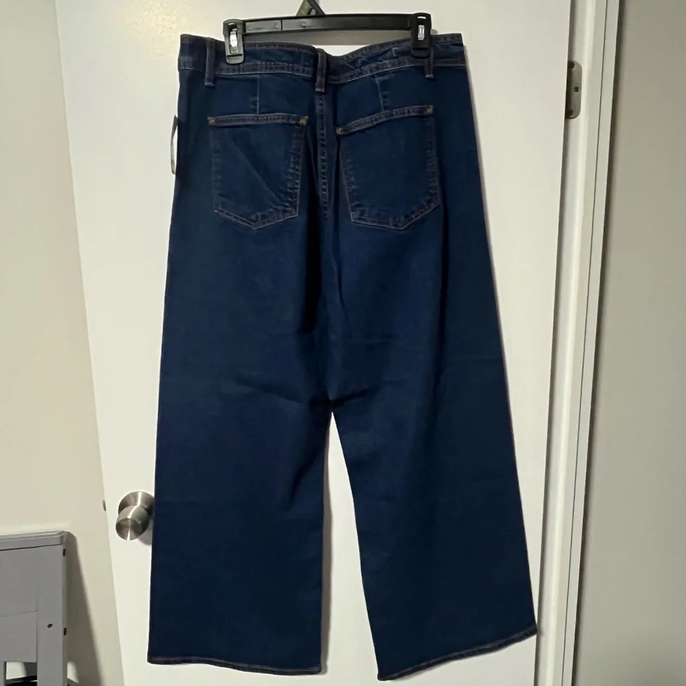 Universal Thread Women’s High Rise Sailor Wide Leg Jeans in Dark Blue - Picture 4 of 4